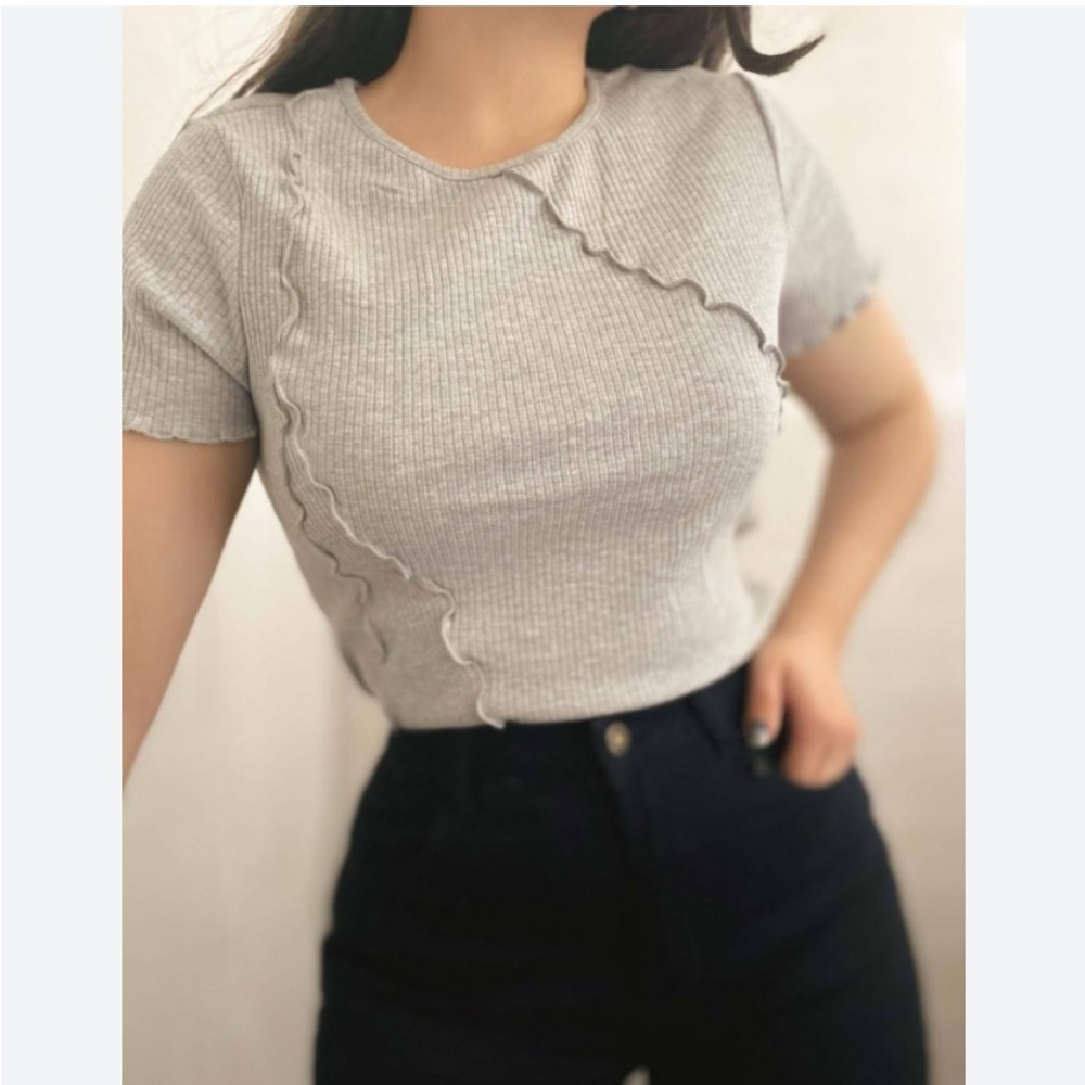 WILD FABLE NWT Gray short sleeve crop top